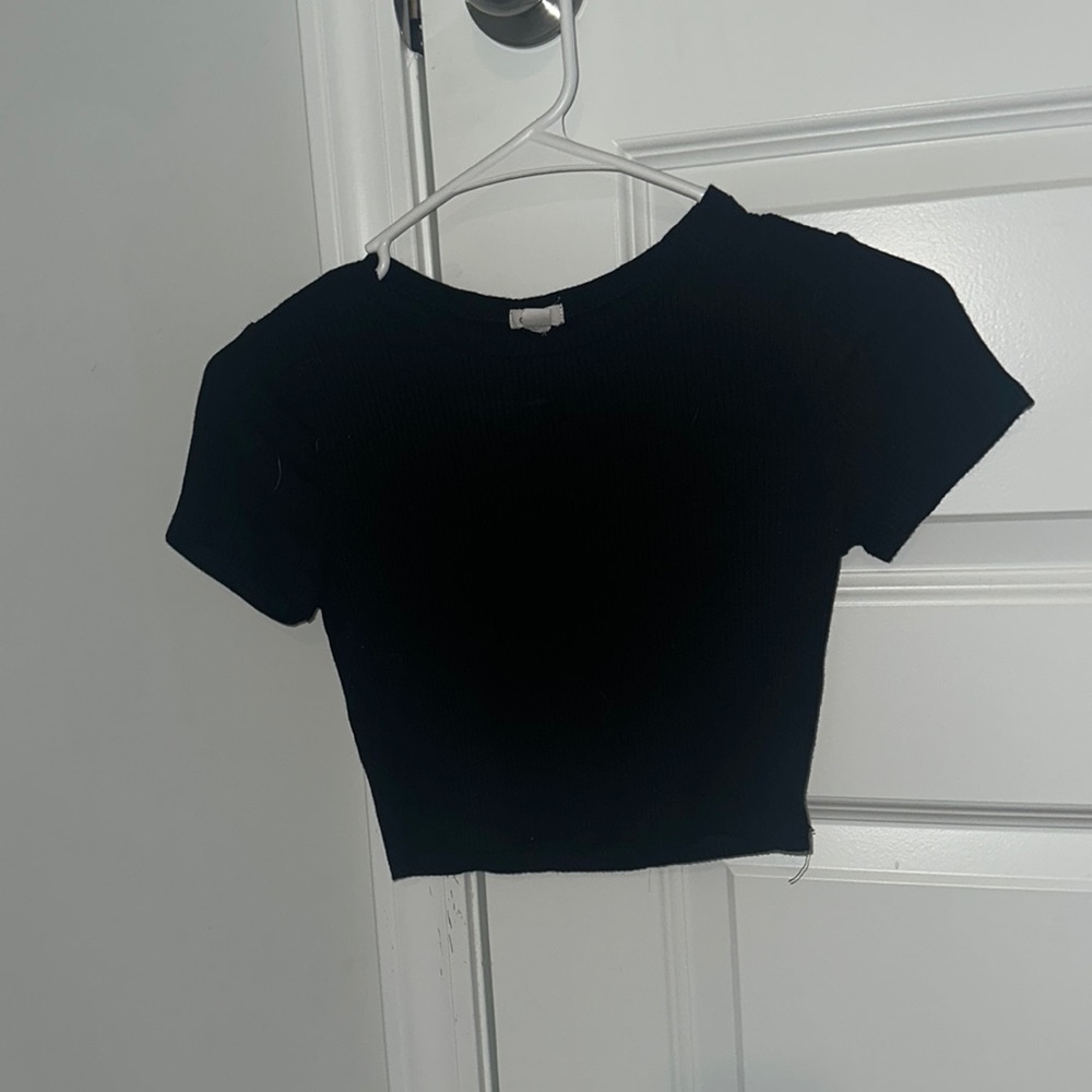 Garage Plain Black Cropped Tee